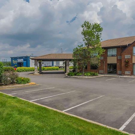 Comfort Inn Levis Luaran gambar