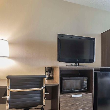 Comfort Inn Levis Luaran gambar