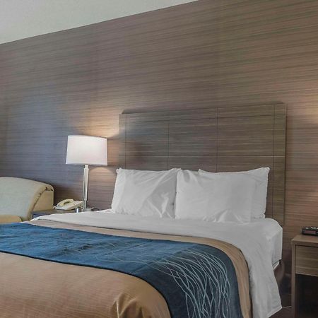 Comfort Inn Levis Luaran gambar