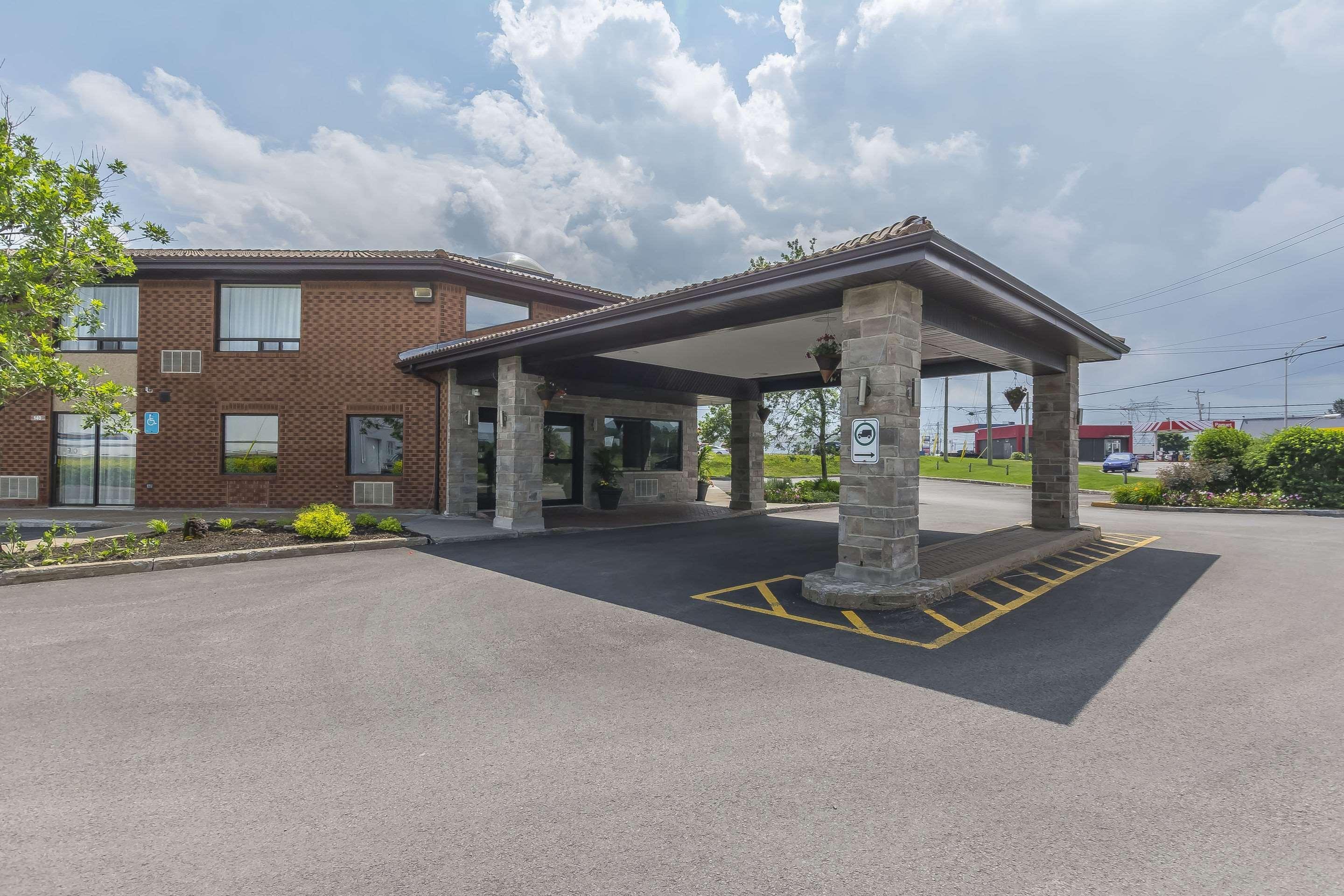 Comfort Inn Levis Luaran gambar