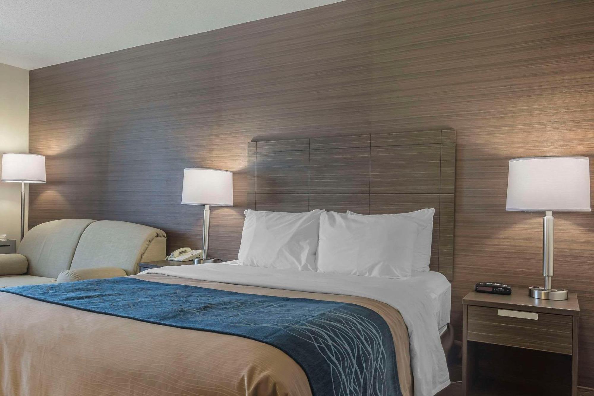 Comfort Inn Levis Luaran gambar