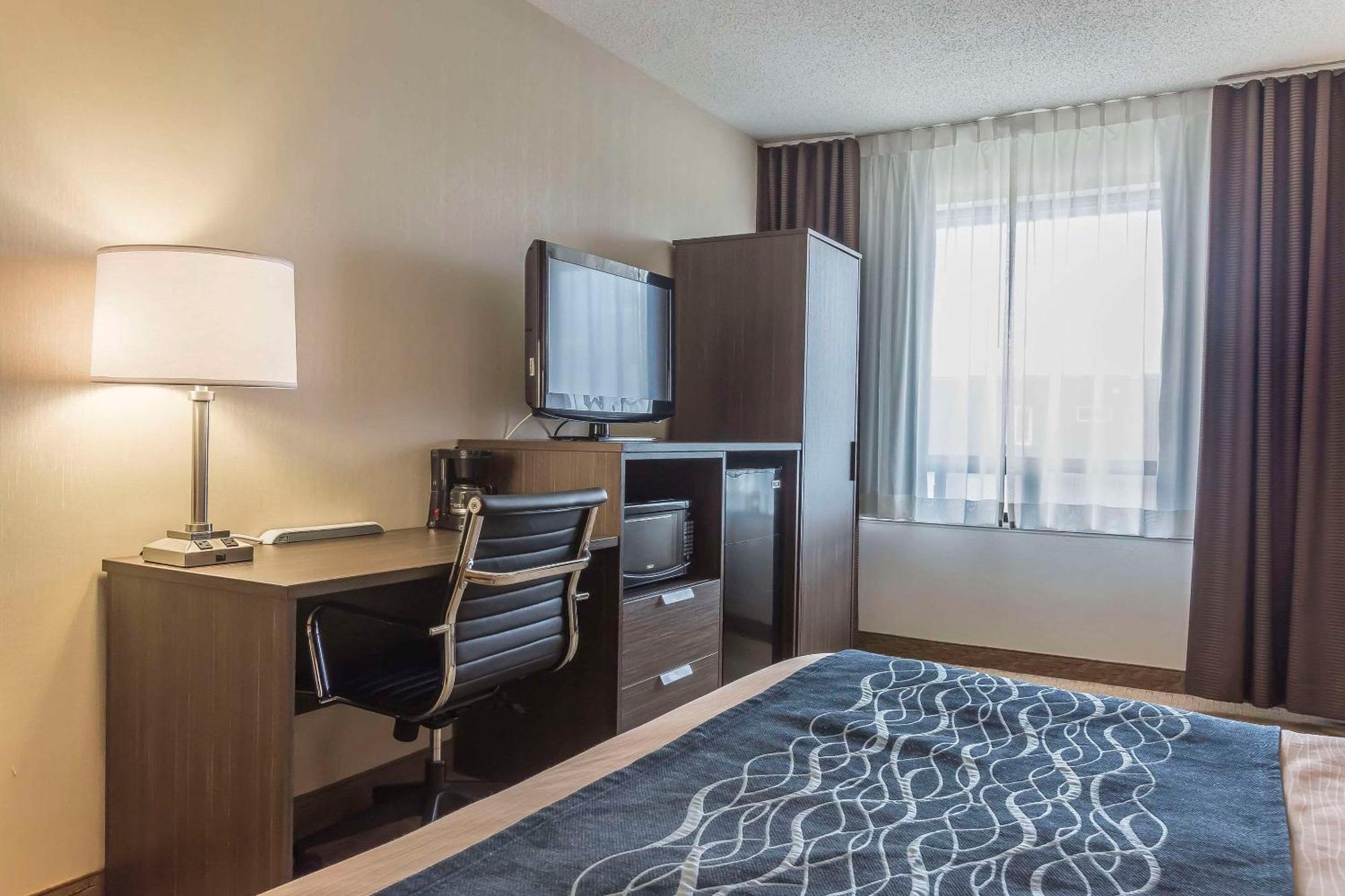 Comfort Inn Levis Luaran gambar