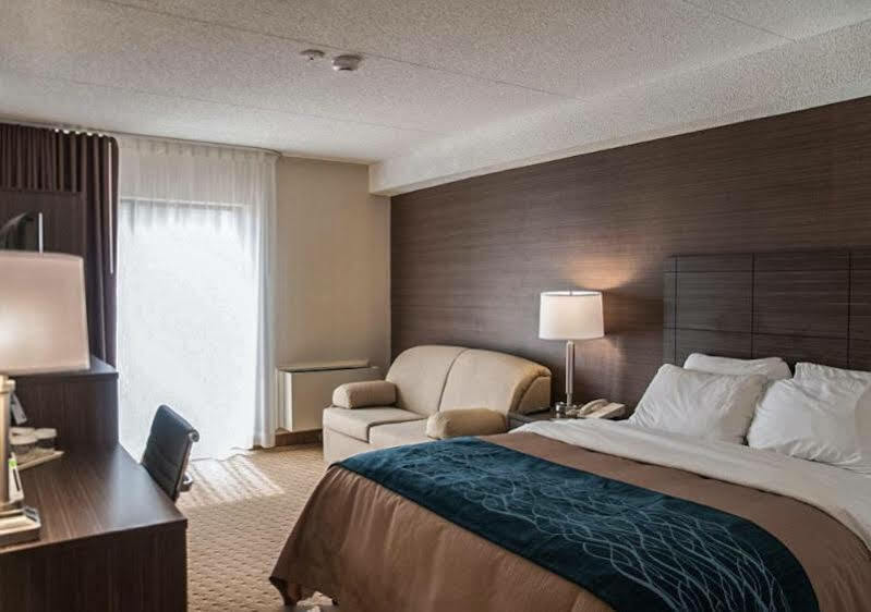 Comfort Inn Levis Luaran gambar