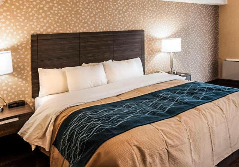 Comfort Inn Levis Luaran gambar